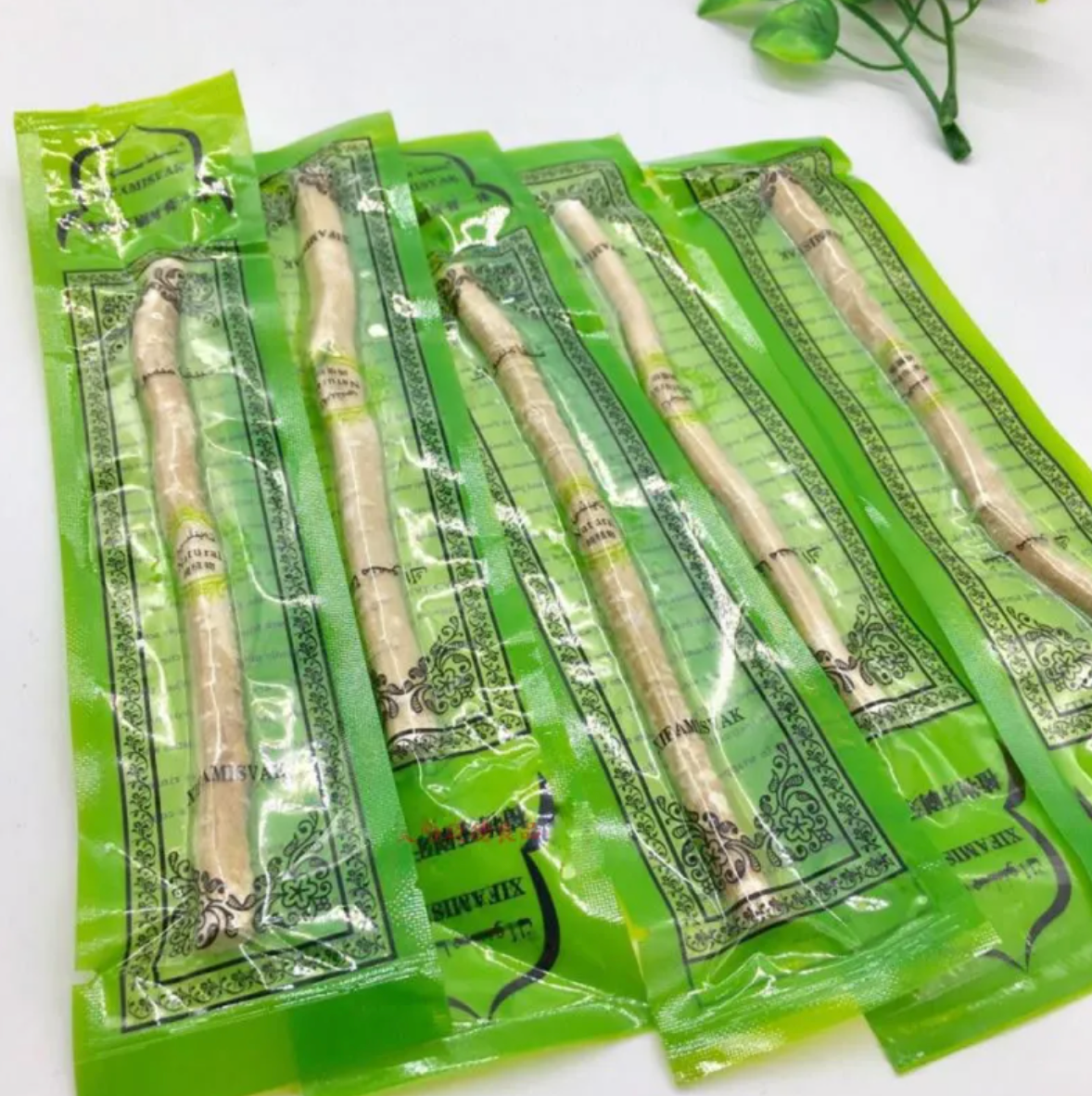 Bâtonnet de Miswak pour le nettoyage des dents – Brosse à dents naturelle en bois pour l'hygiène buccale quotidienne et une haleine fraîche