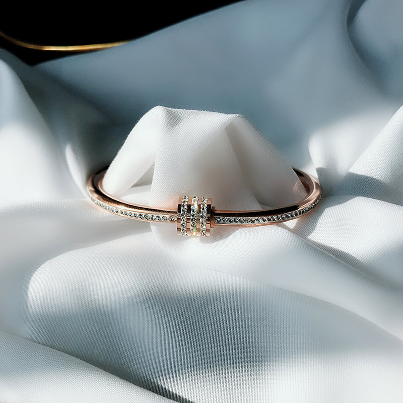 Bracelet en acier au titane or rose Bijoux pour les mains pour femmes Net Red
