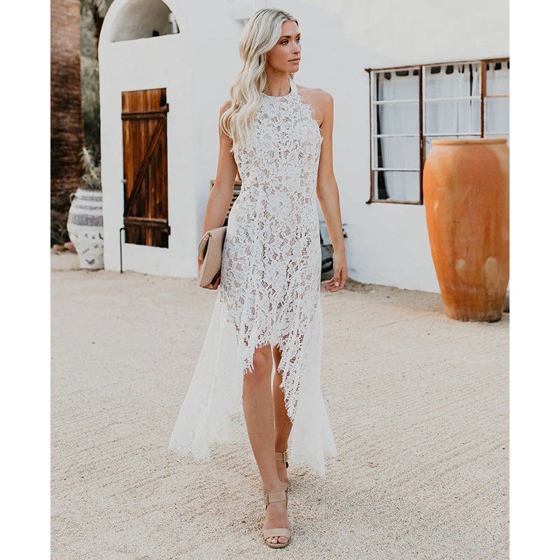 Élégante robe ajourée en dentelle, dos nu