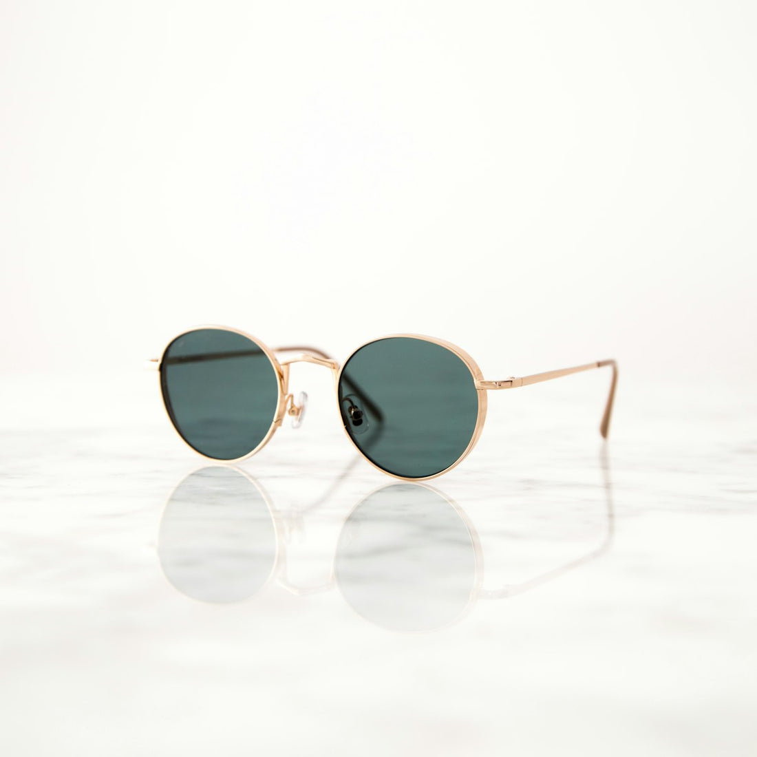 ZENVY Fashion Accessories – Sunglasses, Phone Cases & Unique Style Gear 2026