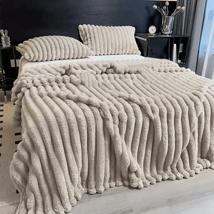 Luxurious All-Season Faux Rabbit Fur Throw Blanket – Ultra-Soft Flannel, Warm & Cozy for Couch, Bed, and Travel