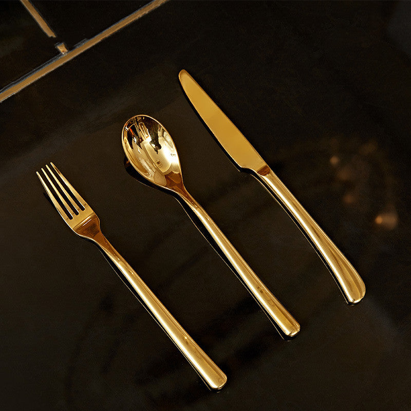 Couteau à steak Fourchette Cuillère Assiette Vaisselle Ensemble complet de trois verres à vin pour usage domestique