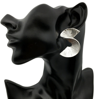 S-shaped geometric metal earrings