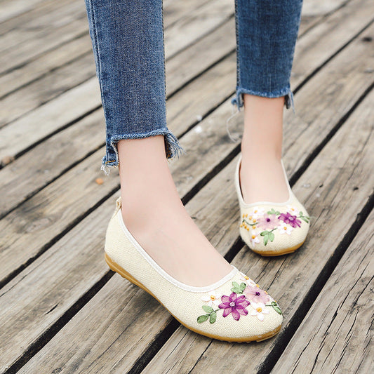 Ethnic Style Embroidered Shoes