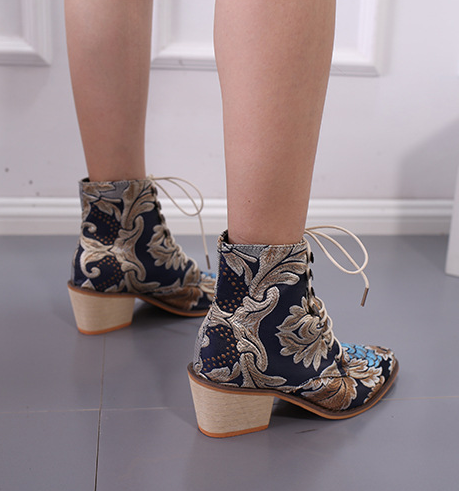 Zapatos de mujer de talla grande con punta, tacón grueso