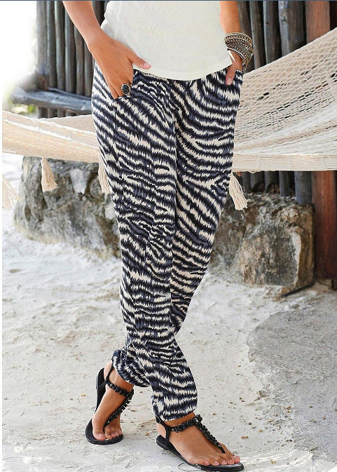 Pantalones estampados con explosiones informales