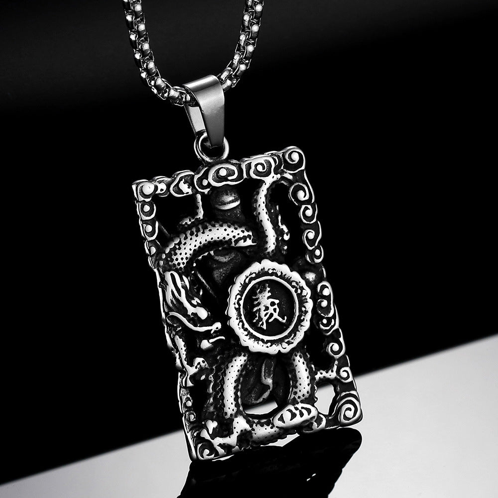 Pendentif en acier au titane ajouré motif Guan Gong