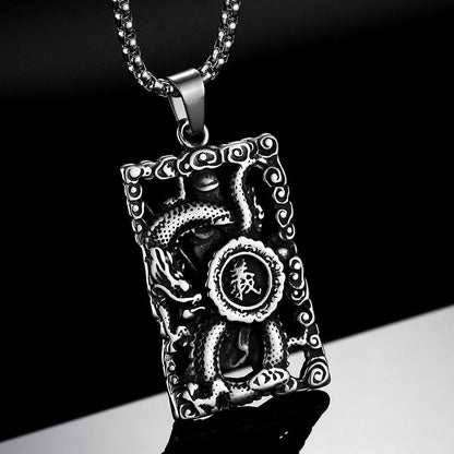 Pendentif en acier au titane ajouré motif Guan Gong