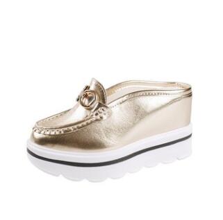 Verano nuevo producto 2021 Baotou zapatillas de tacón alto para mujer con cuña y suela gruesa, medias zapatillas tipo muffin con aumento interno, zapatos de mujer a la moda.