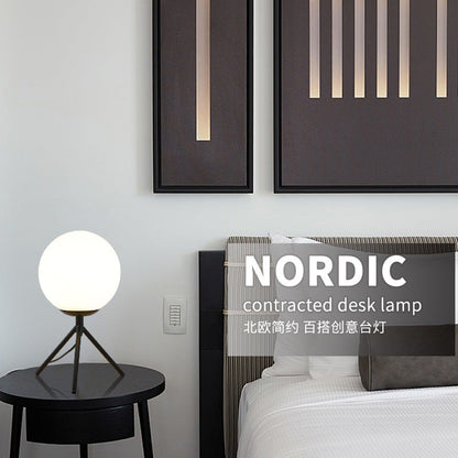 Modern Light Luxury Iron Art Table Lamp
