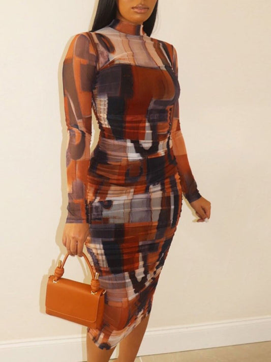 Vestido de talla grande con falda a la cadera y estampado de bolso