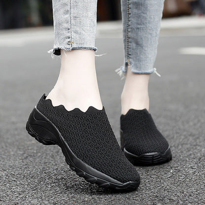 Chaussures d'été en tissu de Pékin pour femmes, en maille respirante, chaussures de mère