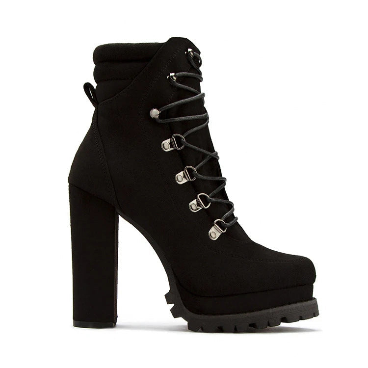 Nouveaux produits automne et hiver, bottines courtes pour femmes à talon aiguille ultra-haut de style européen et américain, avec rivets et plateforme imperméable.