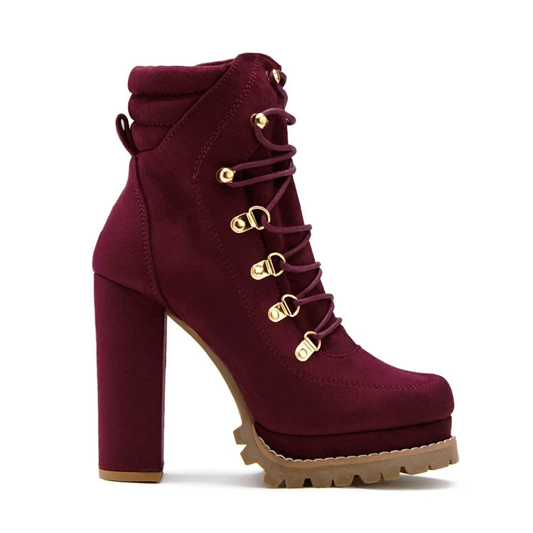 Nouveaux produits automne et hiver, bottines courtes pour femmes à talon aiguille ultra-haut de style européen et américain, avec rivets et plateforme imperméable.
