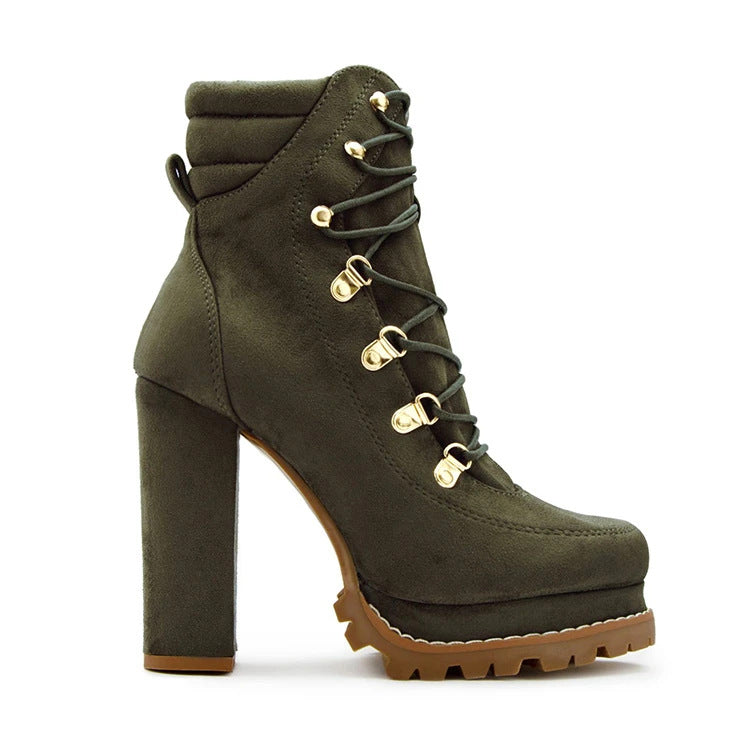 Nouveaux produits automne et hiver, bottines courtes pour femmes à talon aiguille ultra-haut de style européen et américain, avec rivets et plateforme imperméable.