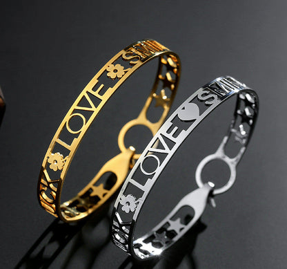Bracelet en acier inoxydable doré avec alphabet, bracelet fin tendance "Love"