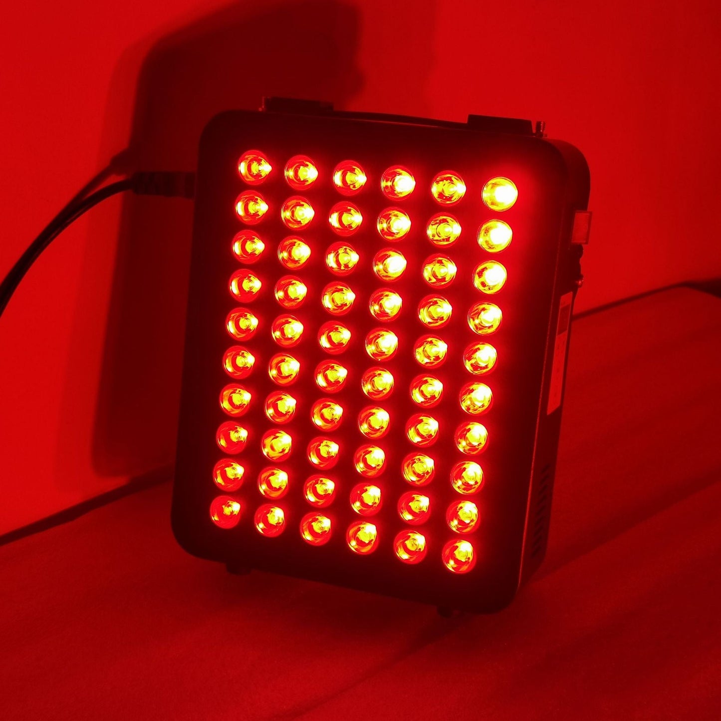 Thérapie par la lumière rouge LED infrarouge 300W Lampe de thérapie LED anti-âge pour le corps entier Soulagement de la douleur cutanée Lumière de croissance LED rouge