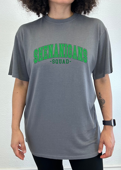 T-shirt graphique unisexe en bambou/coton Shenanigans Squad