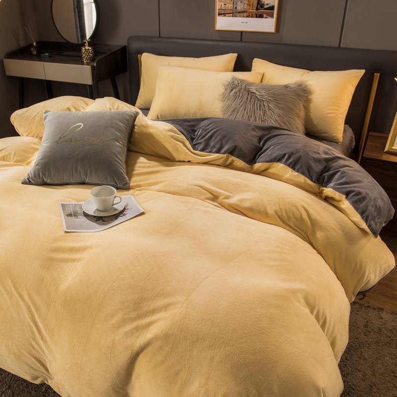 Juego de tres piezas de franela gruesa para cama con superficie y dobladillo para cama doble