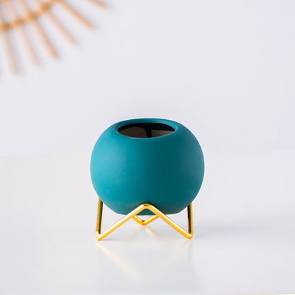 Creative ceramic vase