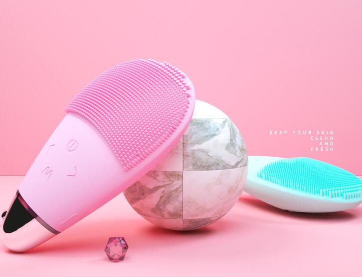 Brosse nettoyante électrique pour le visage