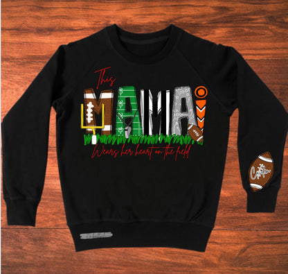 Cette maman porte son cœur sur le terrain - T-shirt personnalisé pour maman de foot