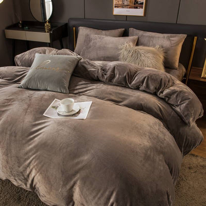 Juego de tres piezas de franela gruesa para cama con superficie y dobladillo para cama doble