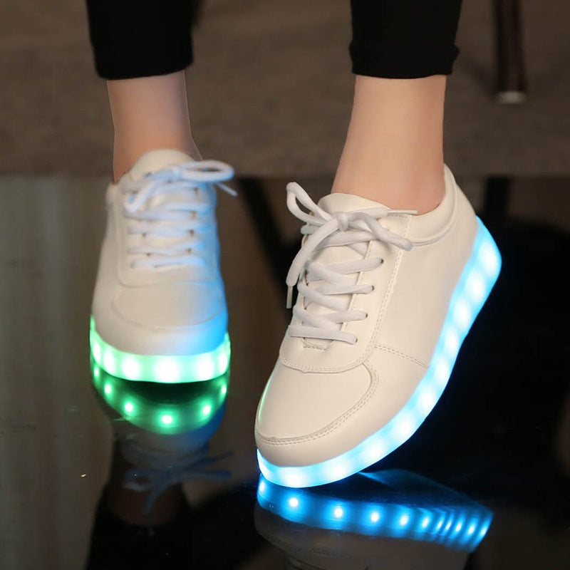 Chaussures lumineuses colorées pour amoureux Chaussures lumineuses Chaussures décontractées Chaussures à planche rechargeables par USB