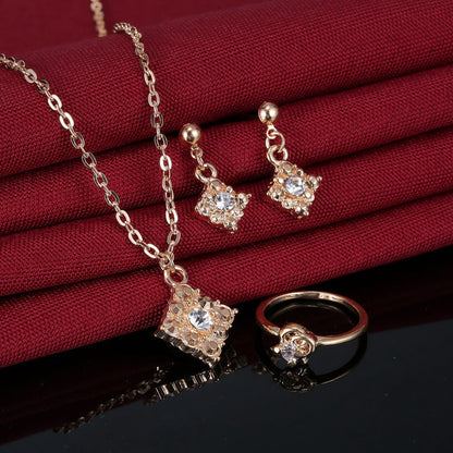 Collier, boucles d'oreilles, bague en diamant, bijoux pour femme, parure de bijoux de mariage carrée en gros