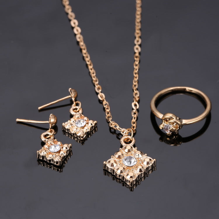 Collier, boucles d'oreilles, bague en diamant, bijoux pour femme, parure de bijoux de mariage carrée en gros