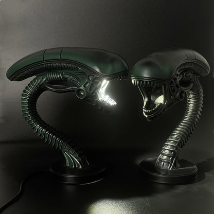 Lampe de bureau USB tête d'extraterrestre – Veilleuse de science-fiction en résine pour chambre, bureau et décoration d'Halloween