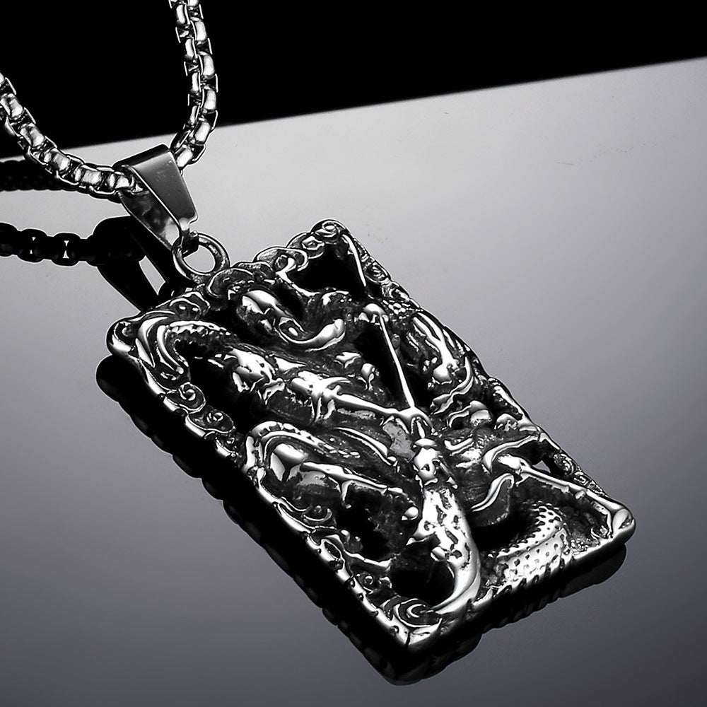 Pendentif en acier au titane ajouré motif Guan Gong
