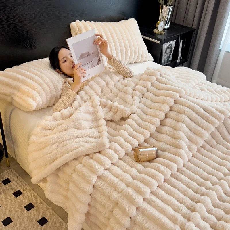 Luxurious All-Season Faux Rabbit Fur Throw Blanket – Ultra-Soft Flannel, Warm & Cozy for Couch, Bed, and Travel