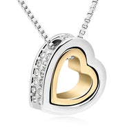 Collar corto con colgante de corazón doble de cristal