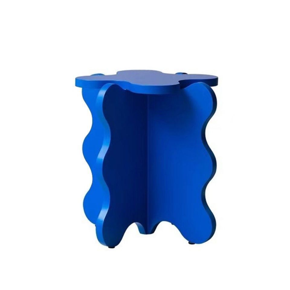 Table pétale ondulée de dessin animé de couleur crème