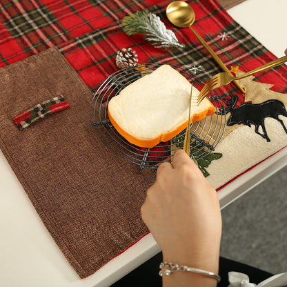 Salvamentel de mesa con diseño de alce y árboles