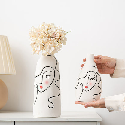 Jarrón de cerámica liso pintado a mano con decoración suave