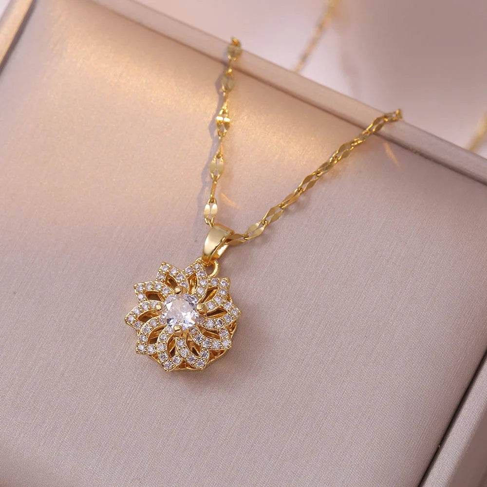 Titanium Steel Rotating Daisy Necklace – Stylish Pendant Jewelry for Women’s Daily and Party Wear