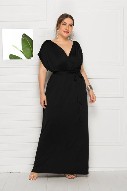 Vestido suelto de talla grande de color liso con cuello en V