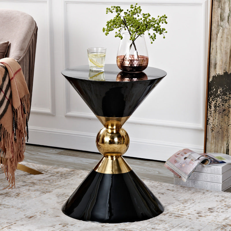 Table d'appoint style luxe léger, postmoderne, mini-table d'angle de canapé amovible, noire et blanche de style américain, en acier inoxydable de style néo-chinois.
