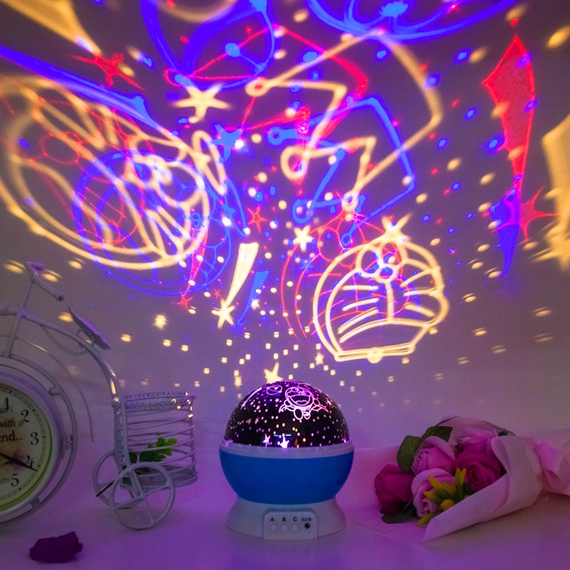 Gira el proyector de cielo romántico