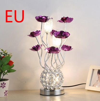 Stylish and simple modern dining table and bedside lamp