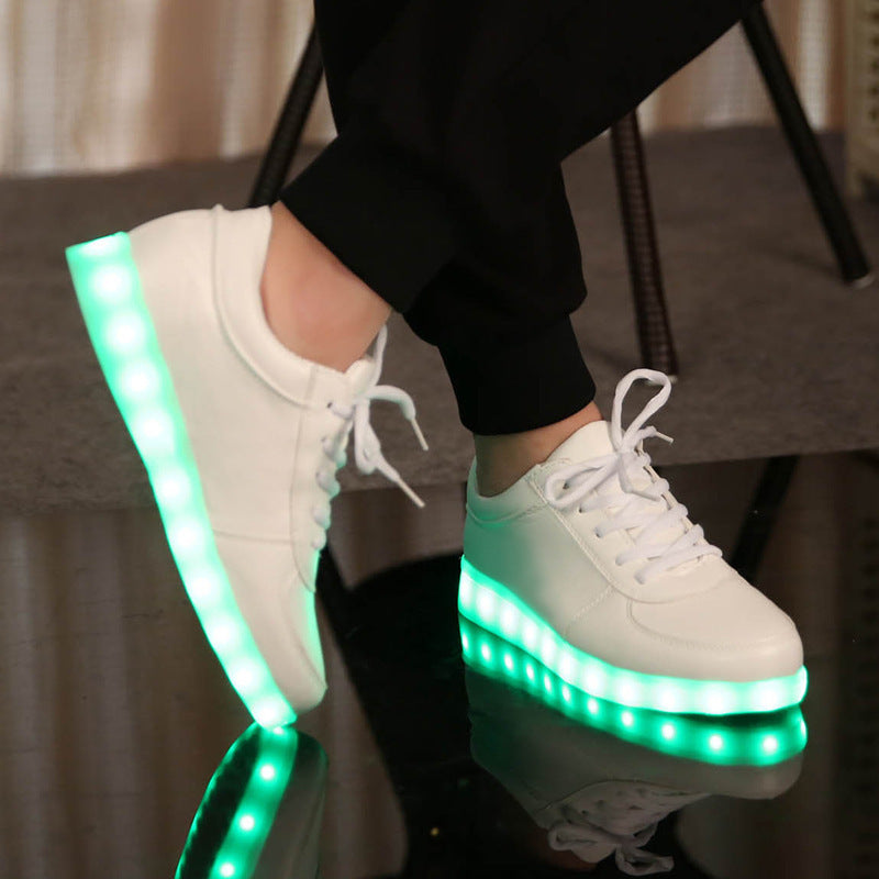 Chaussures lumineuses colorées pour amoureux Chaussures lumineuses Chaussures décontractées Chaussures à planche rechargeables par USB