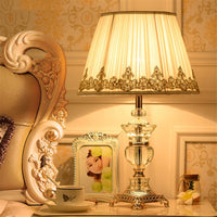 Lampe de table en cristal dimmable, idéale pour la chambre à coucher ou la table de chevet.