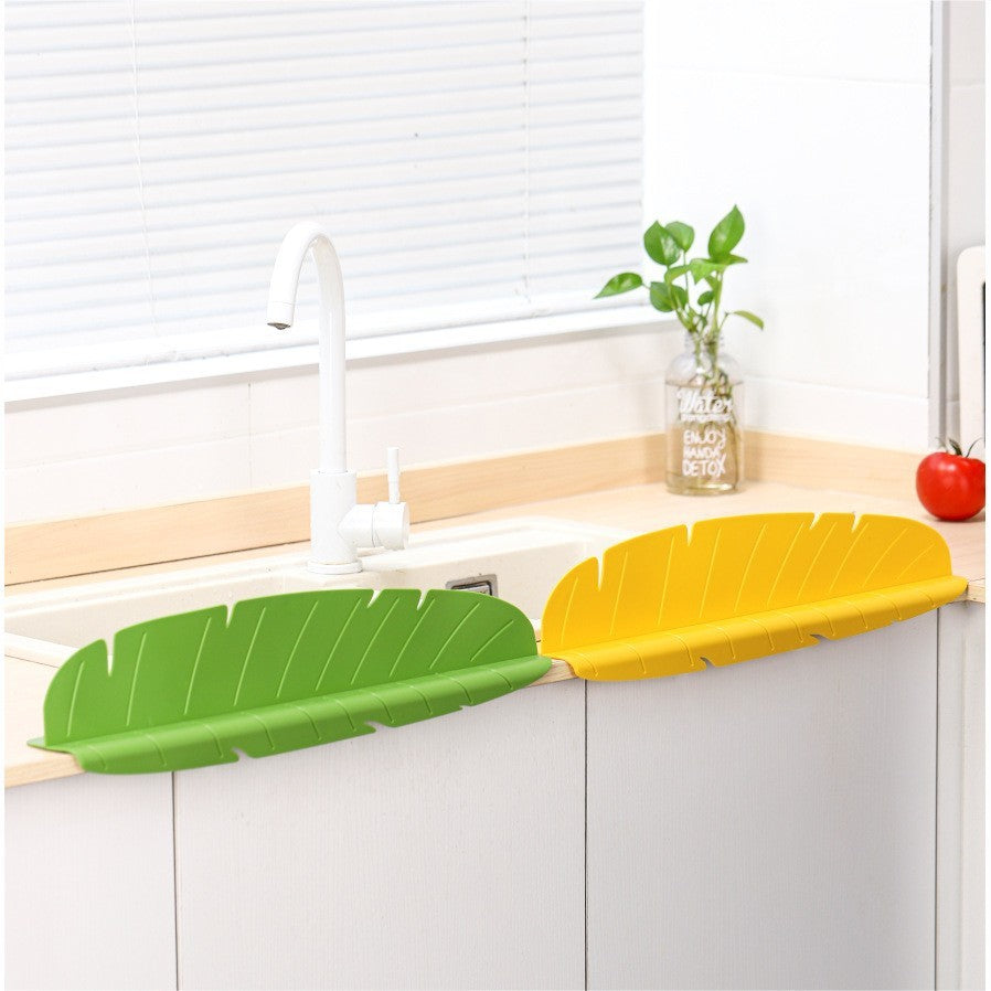 Silicone Sink Splash Guard – Waterproof & Oil-Proof Banana Leaf Baffle