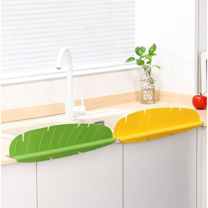 Silicone Sink Splash Guard – Waterproof & Oil-Proof Banana Leaf Baffle