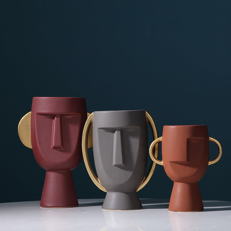 L'originalité du vase en céramique faciale de Northern Europe Limelight est contractuelle