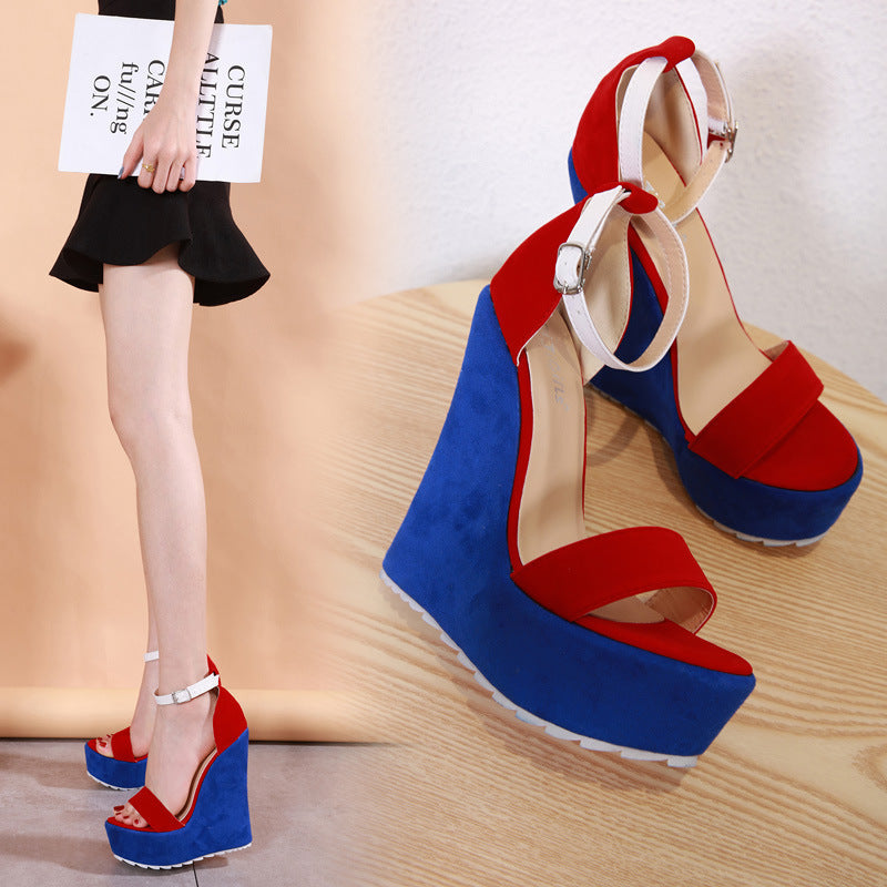 Chaussures simples à talons aiguilles color block et talons très hauts