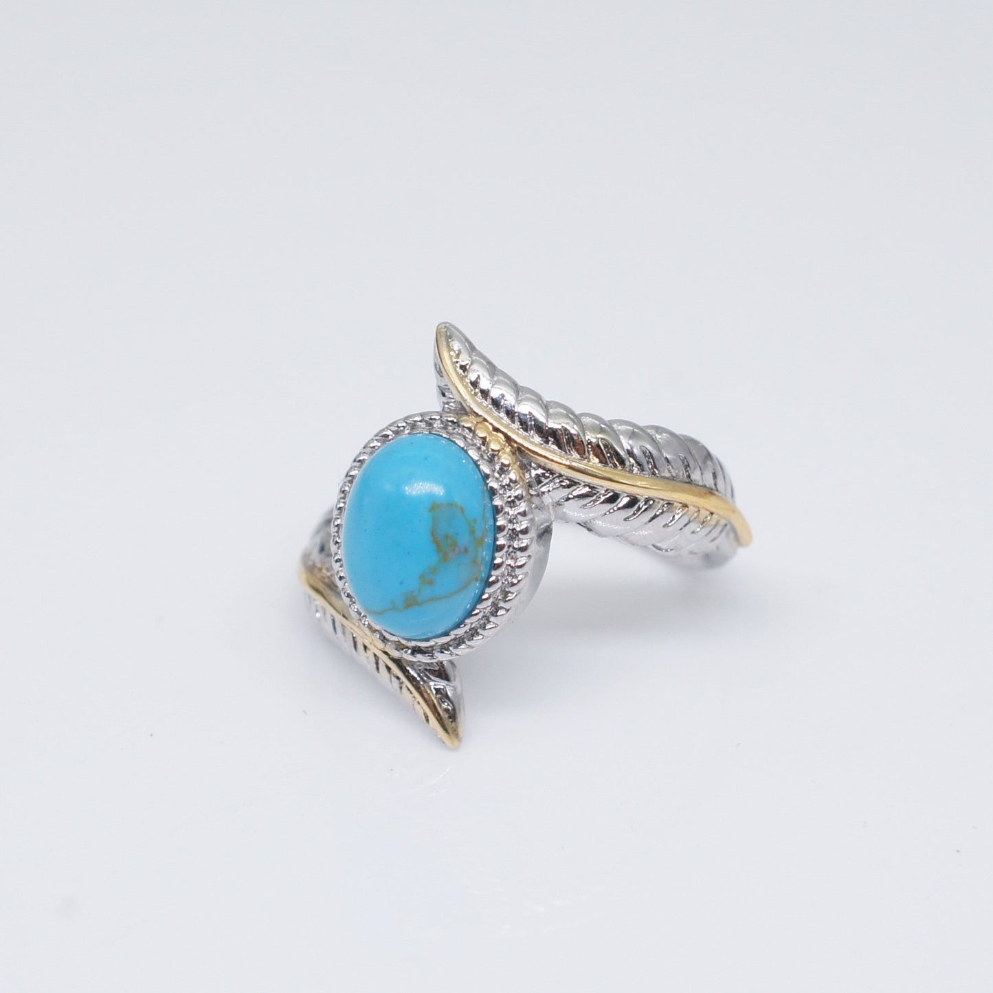 Zhen Rong vous souhaite de bonnes ventes pour ses nouveaux produits : Bague plume en turquoise verte incrustée extravagante de style européen et américain, bague colorée, bague de fiançailles.
