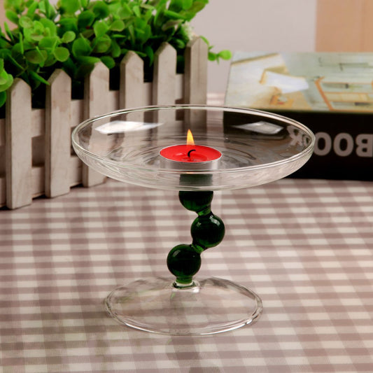Coiffeuse, plateau à bijoux et corbeille de fruits en verre pour chambre témoin